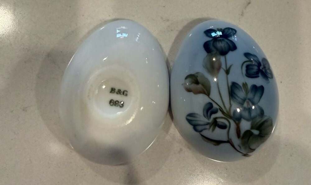 Bing & Grondahl B&G 1990 Limited Edition Porcelain Egg Trinket Box No. 1164